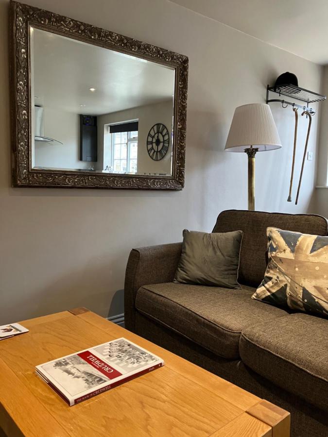 Well Cottage: A Cotswold Cottage At The Heart Of The Village Of Crudwell Kültér fotó