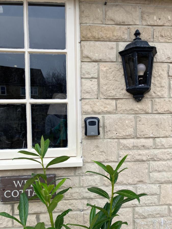 Well Cottage: A Cotswold Cottage At The Heart Of The Village Of Crudwell Kültér fotó